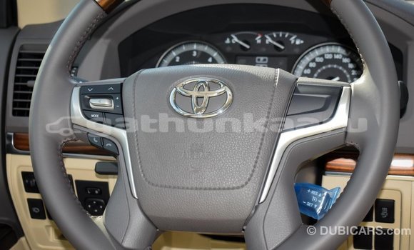 Buy Import Toyota Land Cruiser White Car in Import - Dubai in Baa Buy Import Toyota Land Cruiser White Car in Import - Dubai in Baa