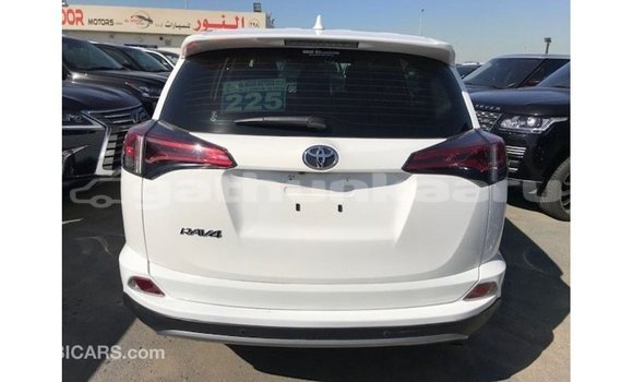Buy Import Toyota 4Runner White Car in Import - Dubai in Baa Buy Import Toyota 4Runner White Car in Import - Dubai in Baa