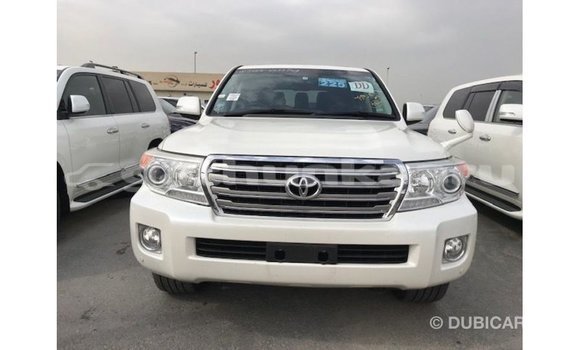 Buy Import Toyota Land Cruiser White Car in Import - Dubai in Baa Buy Import Toyota Land Cruiser White Car in Import - Dubai in Baa