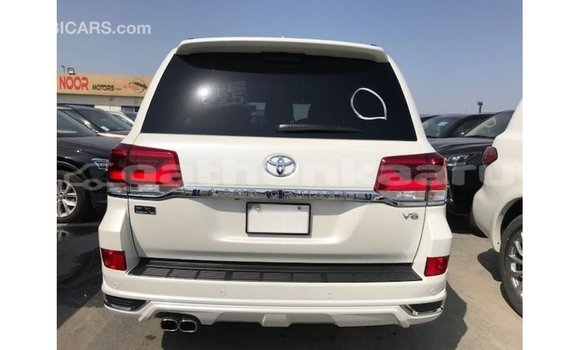 Buy Import Toyota Land Cruiser White Car in Import - Dubai in Baa Buy Import Toyota Land Cruiser White Car in Import - Dubai in Baa