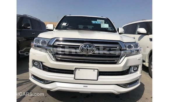 Buy Import Toyota Land Cruiser White Car in Import - Dubai in Baa Buy Import Toyota Land Cruiser White Car in Import - Dubai in Baa