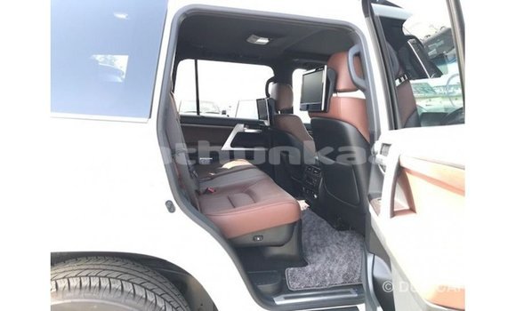 Buy Import Toyota Land Cruiser White Car in Import - Dubai in Baa Buy Import Toyota Land Cruiser White Car in Import - Dubai in Baa