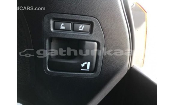 Buy Import Toyota Land Cruiser White Car in Import - Dubai in Baa Buy Import Toyota Land Cruiser White Car in Import - Dubai in Baa