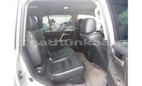 Buy Import Toyota Land Cruiser Other Car in Import - Dubai in Baa Buy Import Toyota Land Cruiser Other Car in Import - Dubai in Baa