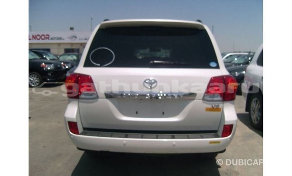 Buy Import Toyota Land Cruiser White Car in Import - Dubai in Baa Buy Import Toyota Land Cruiser White Car in Import - Dubai in Baa