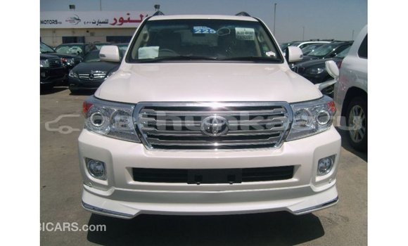 Buy Import Toyota Land Cruiser White Car in Import - Dubai in Baa Buy Import Toyota Land Cruiser White Car in Import - Dubai in Baa