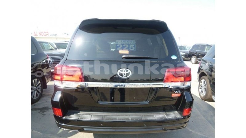 Big with watermark toyota land cruiser baa import dubai 2768