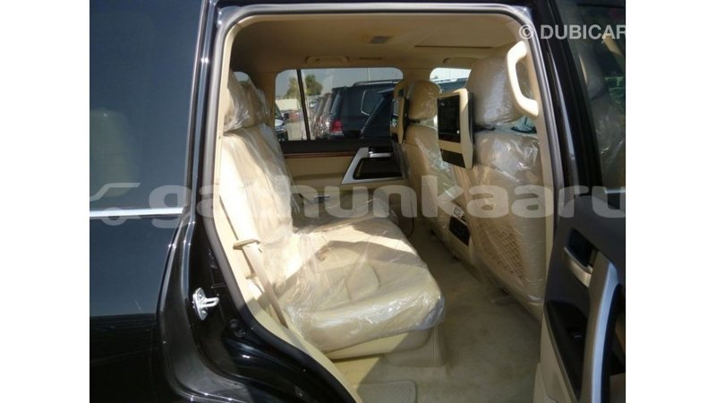 Big with watermark toyota land cruiser baa import dubai 2768