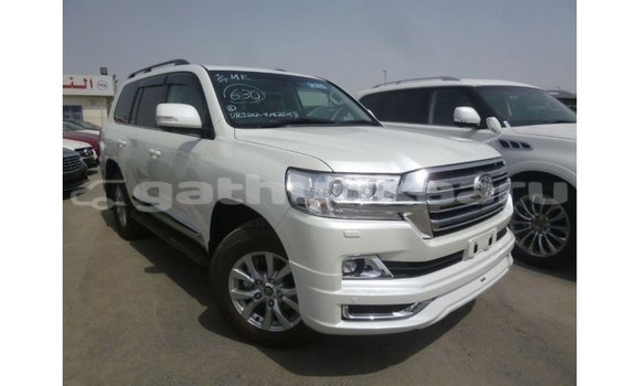Buy Import Toyota Land Cruiser White Car in Import - Dubai in Baa Buy Import Toyota Land Cruiser White Car in Import - Dubai in Baa