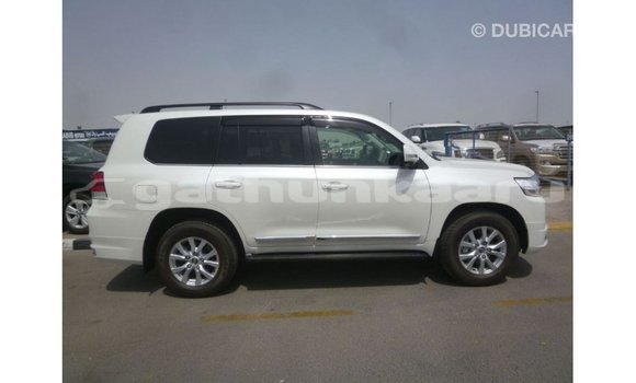 Buy Import Toyota Land Cruiser White Car in Import - Dubai in Baa Buy Import Toyota Land Cruiser White Car in Import - Dubai in Baa