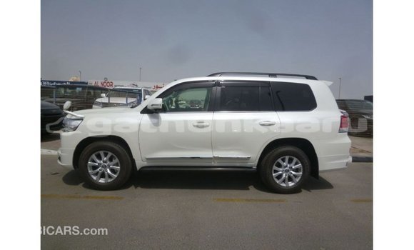 Buy Import Toyota Land Cruiser White Car in Import - Dubai in Baa Buy Import Toyota Land Cruiser White Car in Import - Dubai in Baa
