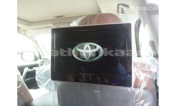 Buy Import Toyota Land Cruiser White Car in Import - Dubai in Baa Buy Import Toyota Land Cruiser White Car in Import - Dubai in Baa