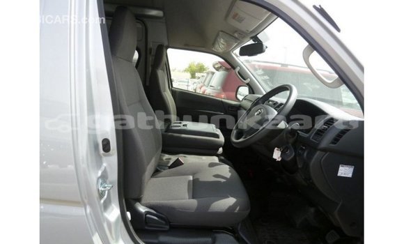 Buy Import Toyota Hiace Other Car in Import - Dubai in Baa Buy Import Toyota Hiace Other Car in Import - Dubai in Baa