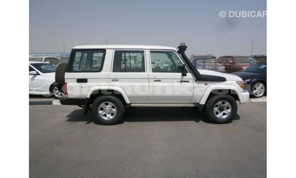 Buy Import Toyota Land Cruiser White Car in Import - Dubai in Baa Buy Import Toyota Land Cruiser White Car in Import - Dubai in Baa