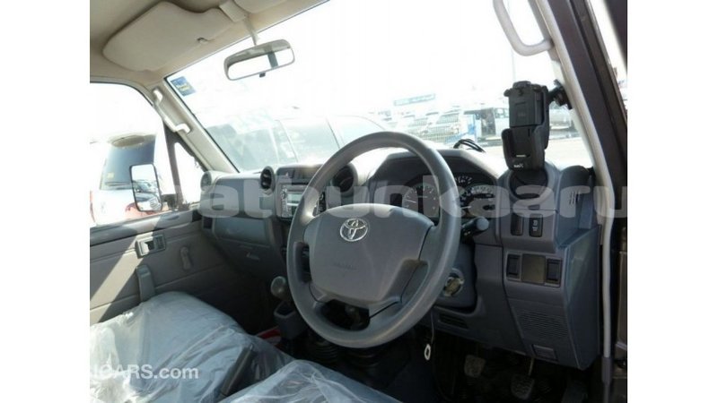 Big with watermark toyota land cruiser baa import dubai 2785