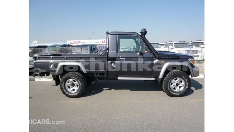 Big with watermark toyota land cruiser baa import dubai 2785