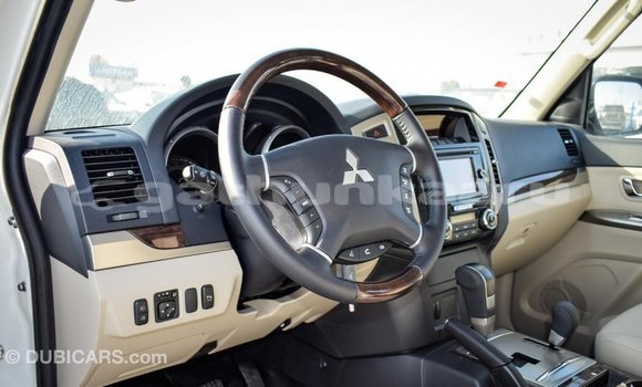 Buy Import Mitsubishi Pajero White Car in Import - Dubai in Baa Buy Import Mitsubishi Pajero White Car in Import - Dubai in Baa