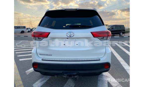 Buy Import Toyota Highlander White Car in Import - Dubai in Baa Buy Import Toyota Highlander White Car in Import - Dubai in Baa