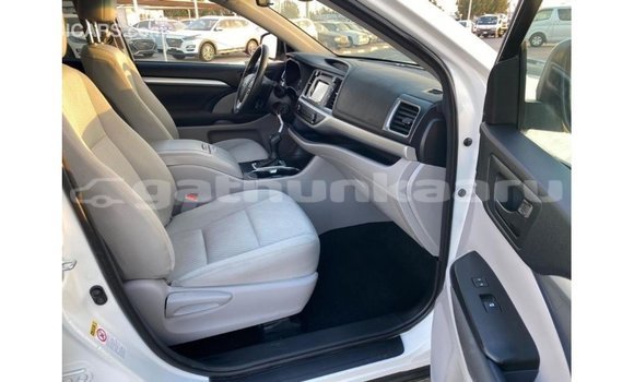 Buy Import Toyota Highlander White Car in Import - Dubai in Baa Buy Import Toyota Highlander White Car in Import - Dubai in Baa
