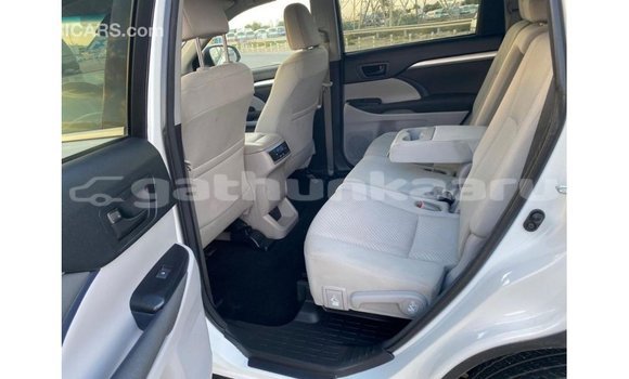 Buy Import Toyota Highlander White Car in Import - Dubai in Baa Buy Import Toyota Highlander White Car in Import - Dubai in Baa