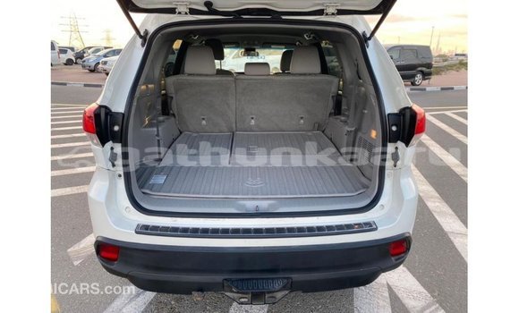 Buy Import Toyota Highlander White Car in Import - Dubai in Baa Buy Import Toyota Highlander White Car in Import - Dubai in Baa