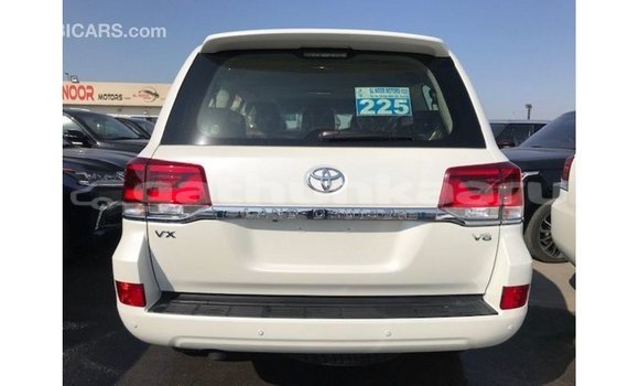 Buy Import Toyota Land Cruiser White Car in Import - Dubai in Baa Buy Import Toyota Land Cruiser White Car in Import - Dubai in Baa