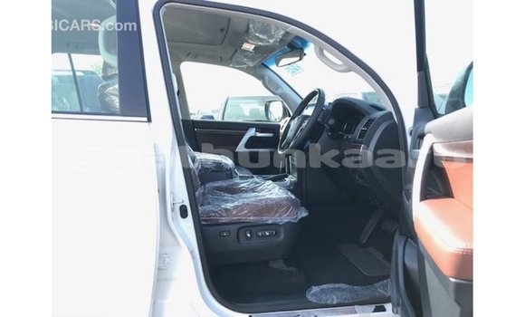 Buy Import Toyota Land Cruiser White Car in Import - Dubai in Baa Buy Import Toyota Land Cruiser White Car in Import - Dubai in Baa