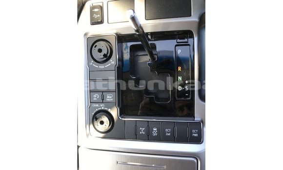 Buy Import Toyota Land Cruiser White Car in Import - Dubai in Baa Buy Import Toyota Land Cruiser White Car in Import - Dubai in Baa