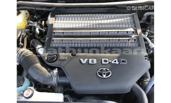 Buy Import Toyota Land Cruiser White Car in Import - Dubai in Baa Buy Import Toyota Land Cruiser White Car in Import - Dubai in Baa