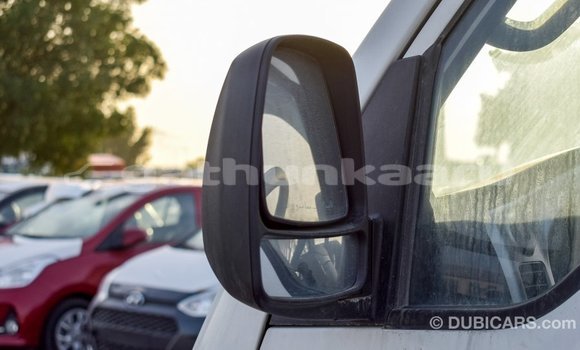 Buy Import Kia Carens White Car in Import - Dubai in Baa Buy Import Kia Carens White Car in Import - Dubai in Baa