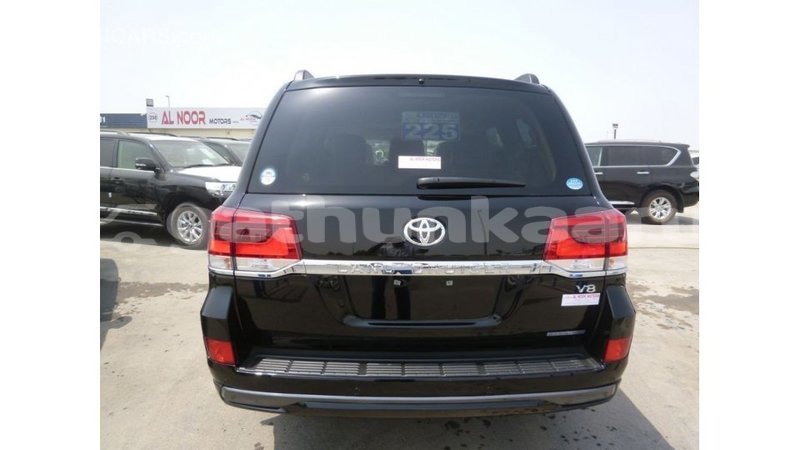 Big with watermark toyota land cruiser baa import dubai 2809