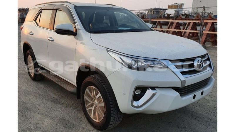 Big with watermark toyota fortuner baa import dubai 2813
