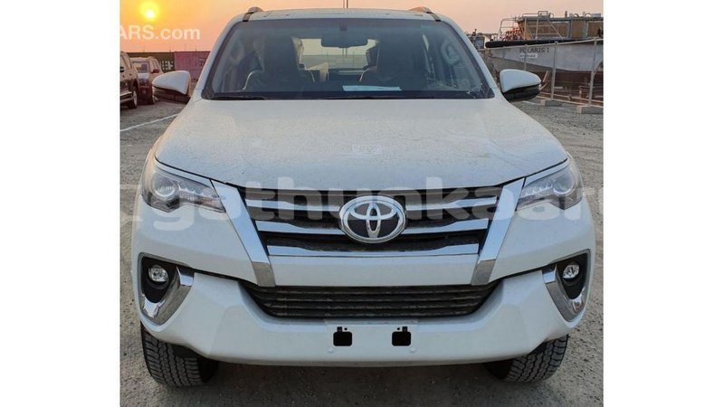 Big with watermark toyota fortuner baa import dubai 2813