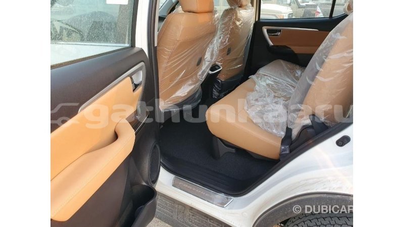 Big with watermark toyota fortuner baa import dubai 2813