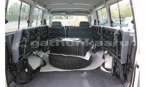 Buy Import Toyota Land Cruiser White Car in Import - Dubai in Baa Buy Import Toyota Land Cruiser White Car in Import - Dubai in Baa