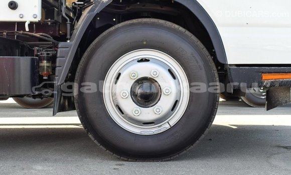 Buy Import Mitsubishi Carisma White Car in Import - Dubai in Baa