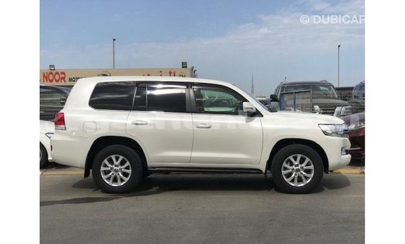 Buy Import Toyota Land Cruiser White Car in Import - Dubai in Baa Buy Import Toyota Land Cruiser White Car in Import - Dubai in Baa