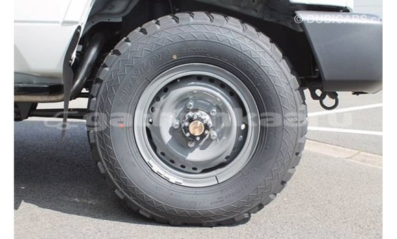 Buy Import Toyota Land Cruiser White Car in Import - Dubai in Baa Buy Import Toyota Land Cruiser White Car in Import - Dubai in Baa