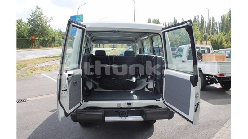 Big with watermark toyota land cruiser baa import dubai 2828