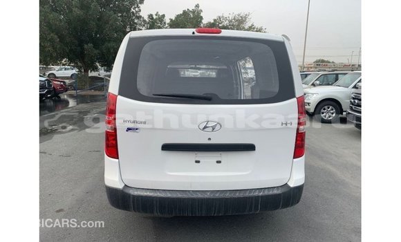 Buy Import Hyundai Cargo White Car in Import - Dubai in Baa Buy Import Hyundai Cargo White Car in Import - Dubai in Baa