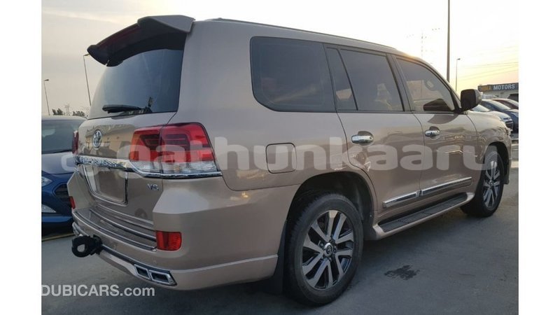 Big with watermark toyota land cruiser baa import dubai 2833