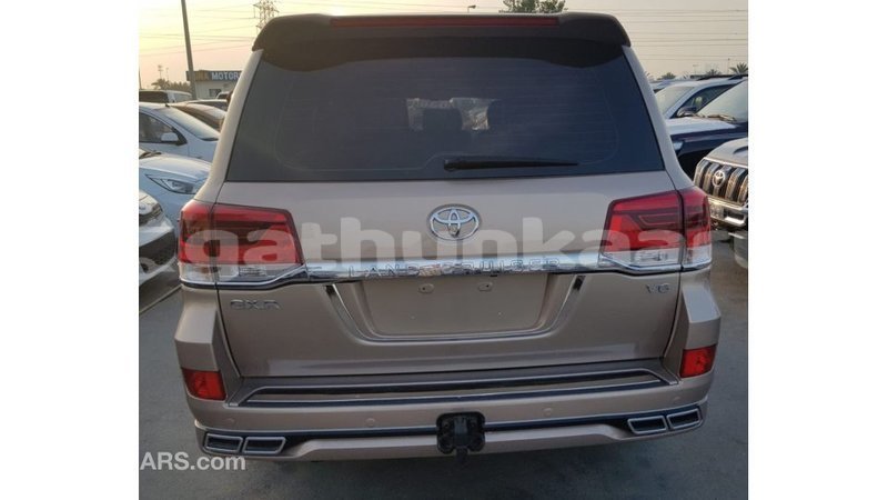 Big with watermark toyota land cruiser baa import dubai 2833