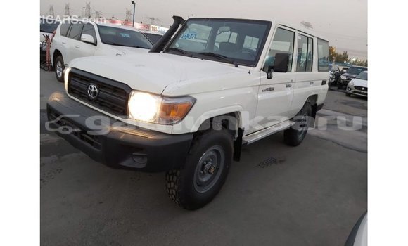 Buy Import Toyota Land Cruiser White Car in Import - Dubai in Baa Buy Import Toyota Land Cruiser White Car in Import - Dubai in Baa