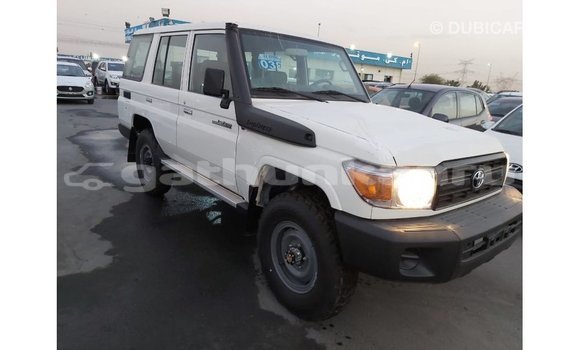 Buy Import Toyota Land Cruiser White Car in Import - Dubai in Baa Buy Import Toyota Land Cruiser White Car in Import - Dubai in Baa