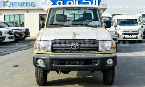 Buy Import Toyota Land Cruiser Beige Car in Import - Dubai in Baa Buy Import Toyota Land Cruiser Beige Car in Import - Dubai in Baa