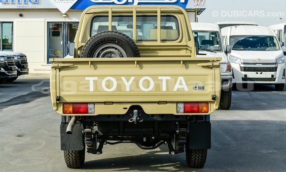 Buy Import Toyota Land Cruiser Beige Car in Import - Dubai in Baa Buy Import Toyota Land Cruiser Beige Car in Import - Dubai in Baa