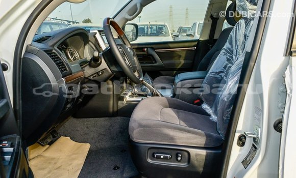 Buy Import Toyota Land Cruiser White Car in Import - Dubai in Baa Buy Import Toyota Land Cruiser White Car in Import - Dubai in Baa