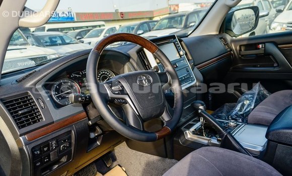 Buy Import Toyota Land Cruiser White Car in Import - Dubai in Baa Buy Import Toyota Land Cruiser White Car in Import - Dubai in Baa