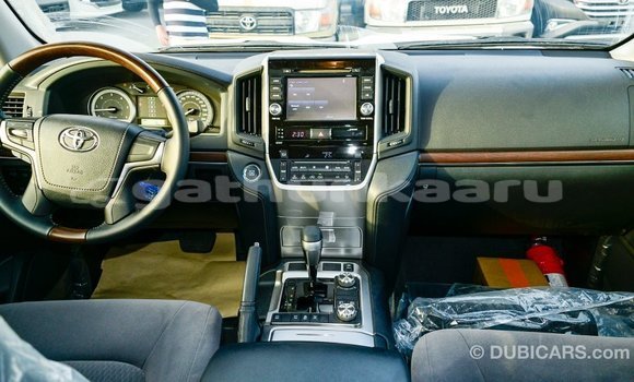 Buy Import Toyota Land Cruiser White Car in Import - Dubai in Baa Buy Import Toyota Land Cruiser White Car in Import - Dubai in Baa