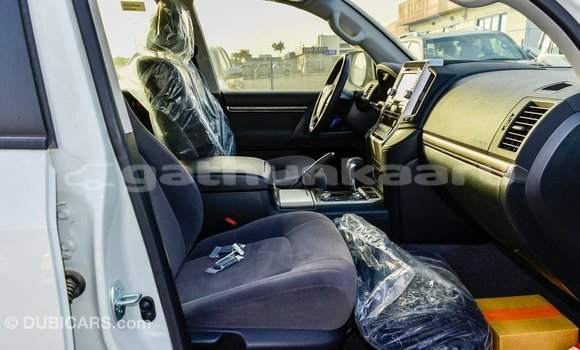 Buy Import Toyota Land Cruiser White Car in Import - Dubai in Baa Buy Import Toyota Land Cruiser White Car in Import - Dubai in Baa